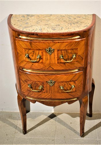 Petite commode à demi-lune  Louis XVI 